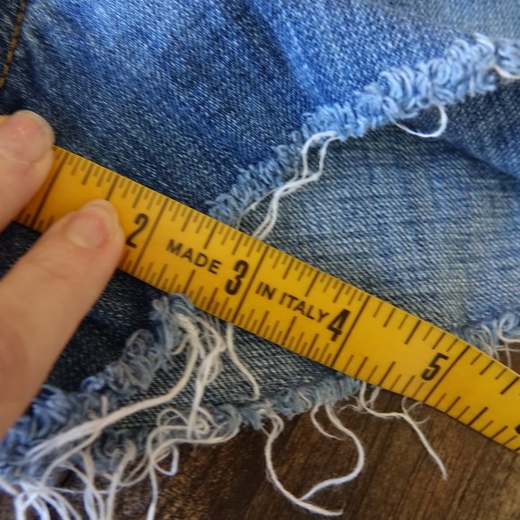 LEVI'S Medium Wash Button Fly 501 High Rise Shorts 31 - Picture 7 of 7